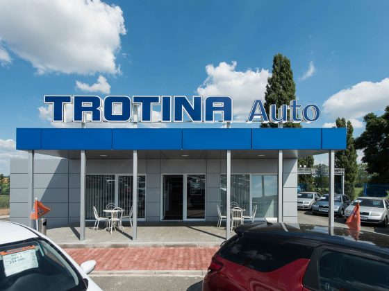 Autobazar trotina smirice 11