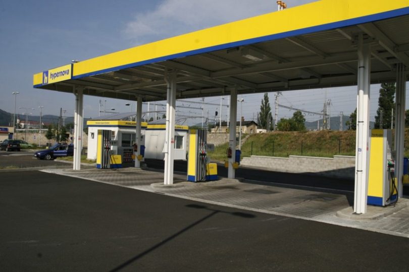 Modular-petrol-station-hypernova-decin-cz-1
