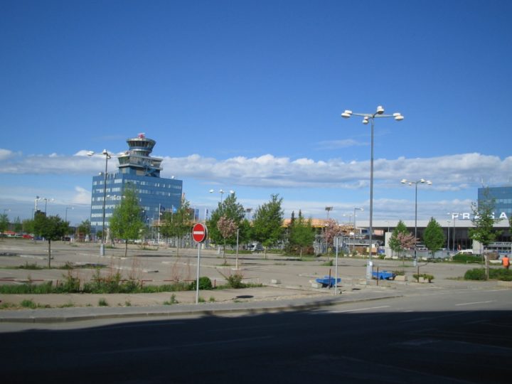 Construction-site-installation-rebuilding-of-airport-in-prague-metrosta-and-hochtiev-13