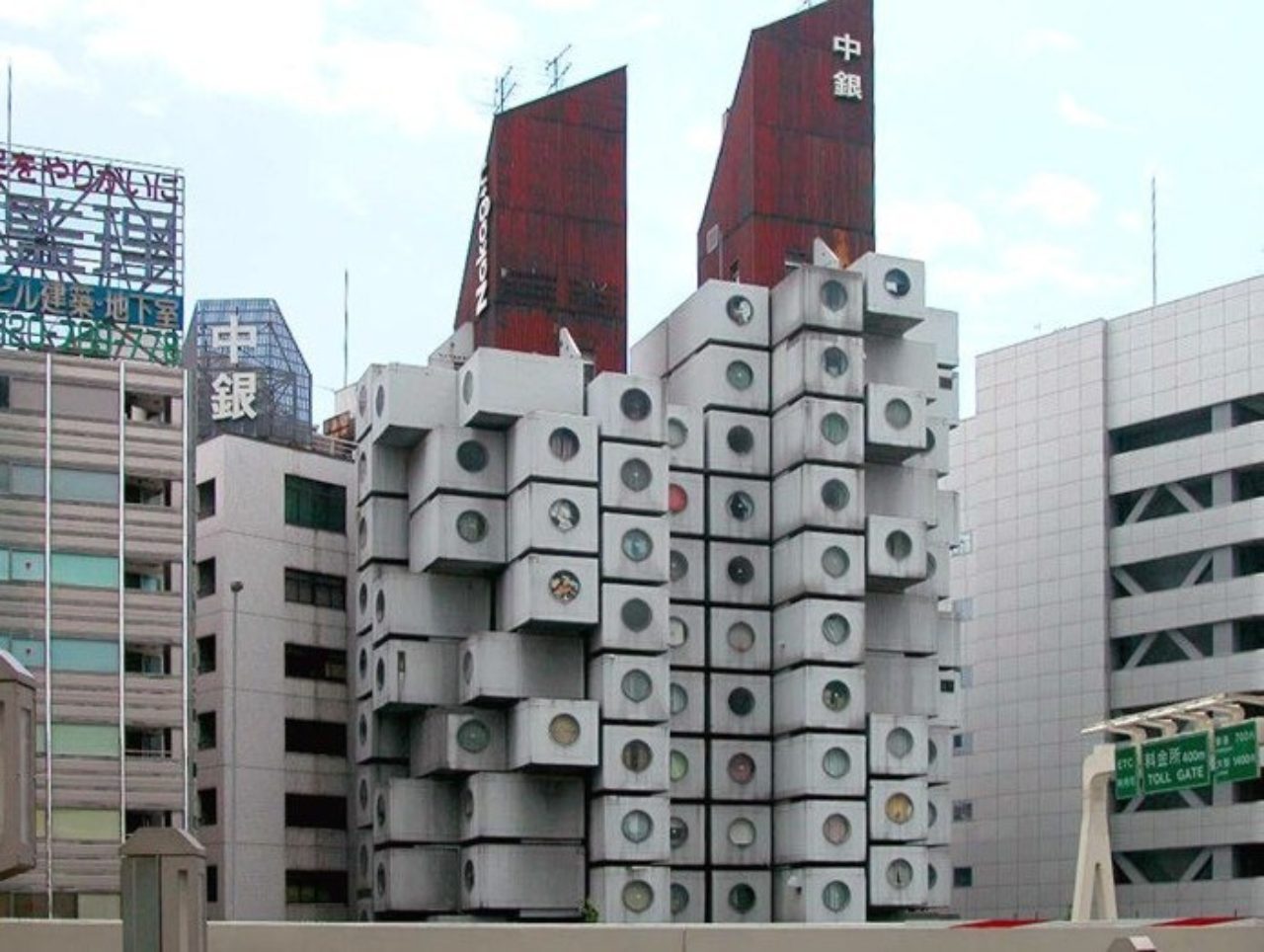 Capsule-tower-3