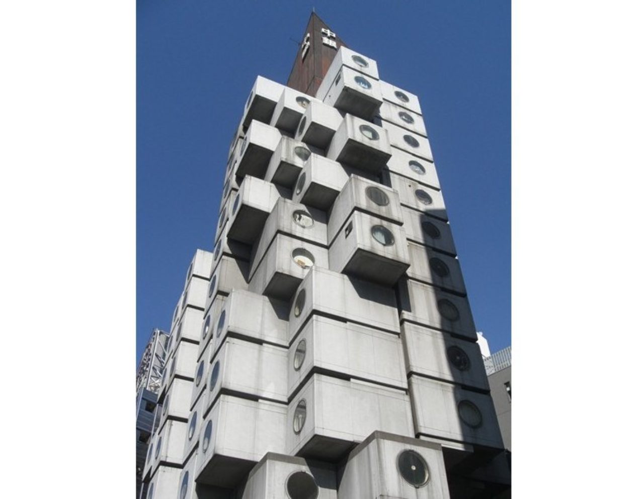 Capsule-tower-4