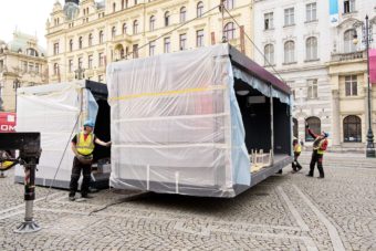 Kavarna potme svetluska nadace ceskeho rozhlasu 3