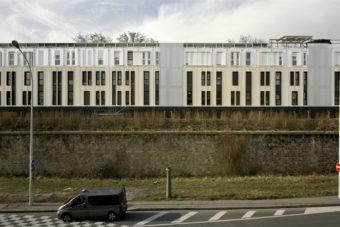Solidarni hotel na seine pariz kombinovana fasada