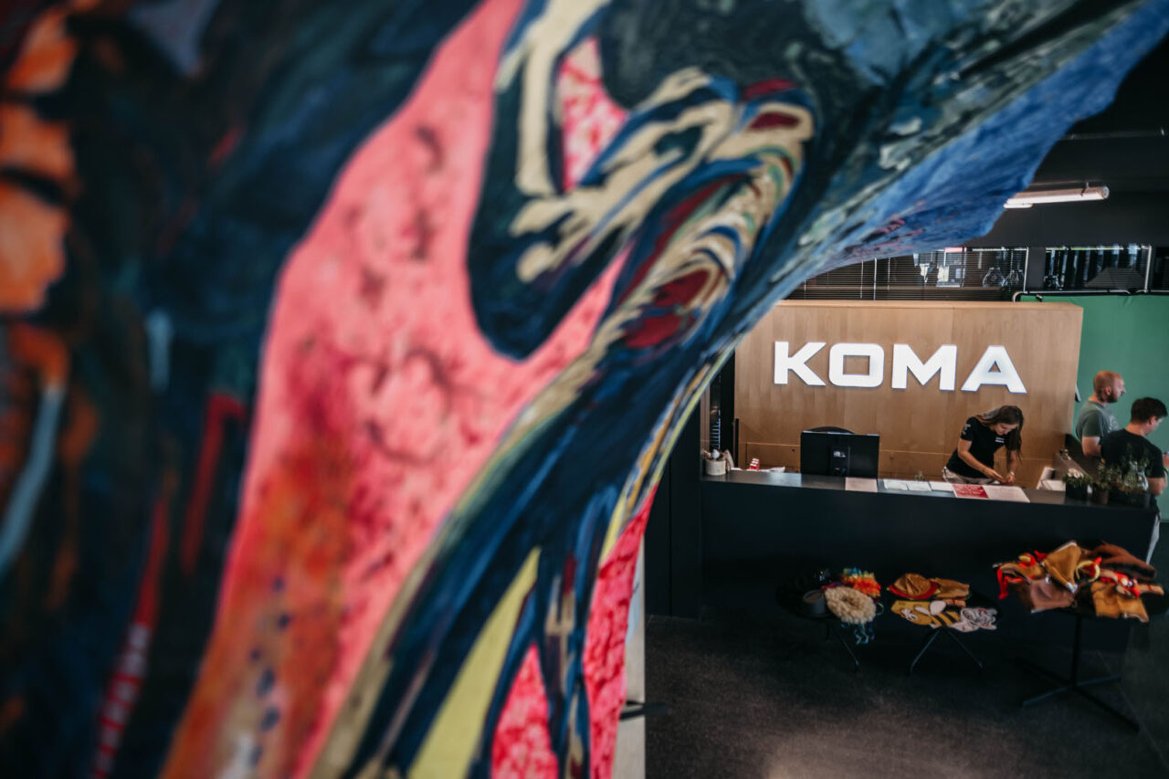 Koma 100